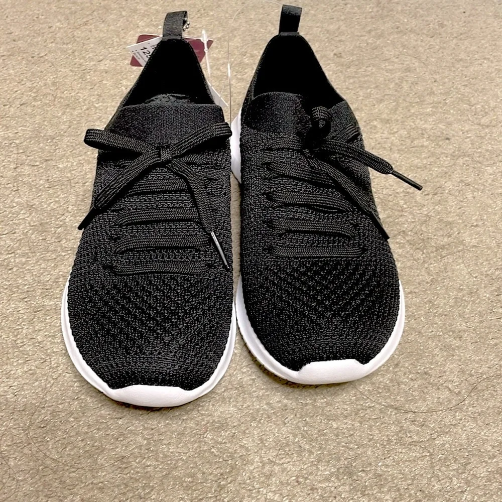 NEW! Skechers Women's Slipon Sneakers Skech-Knit Memory Foam Black - Picture 2 of 8